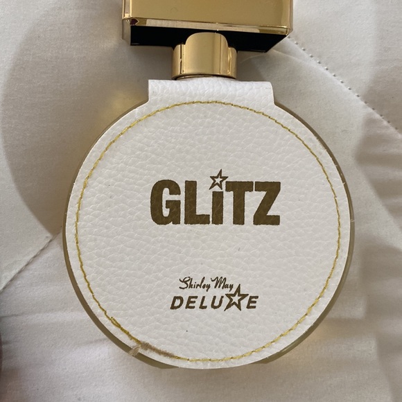 Fragrances - Picture 4 of 7